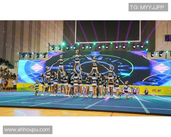 冲！冲！冲！！！2025UCI格兰芬多国际系列赛（海南站）热情开赛